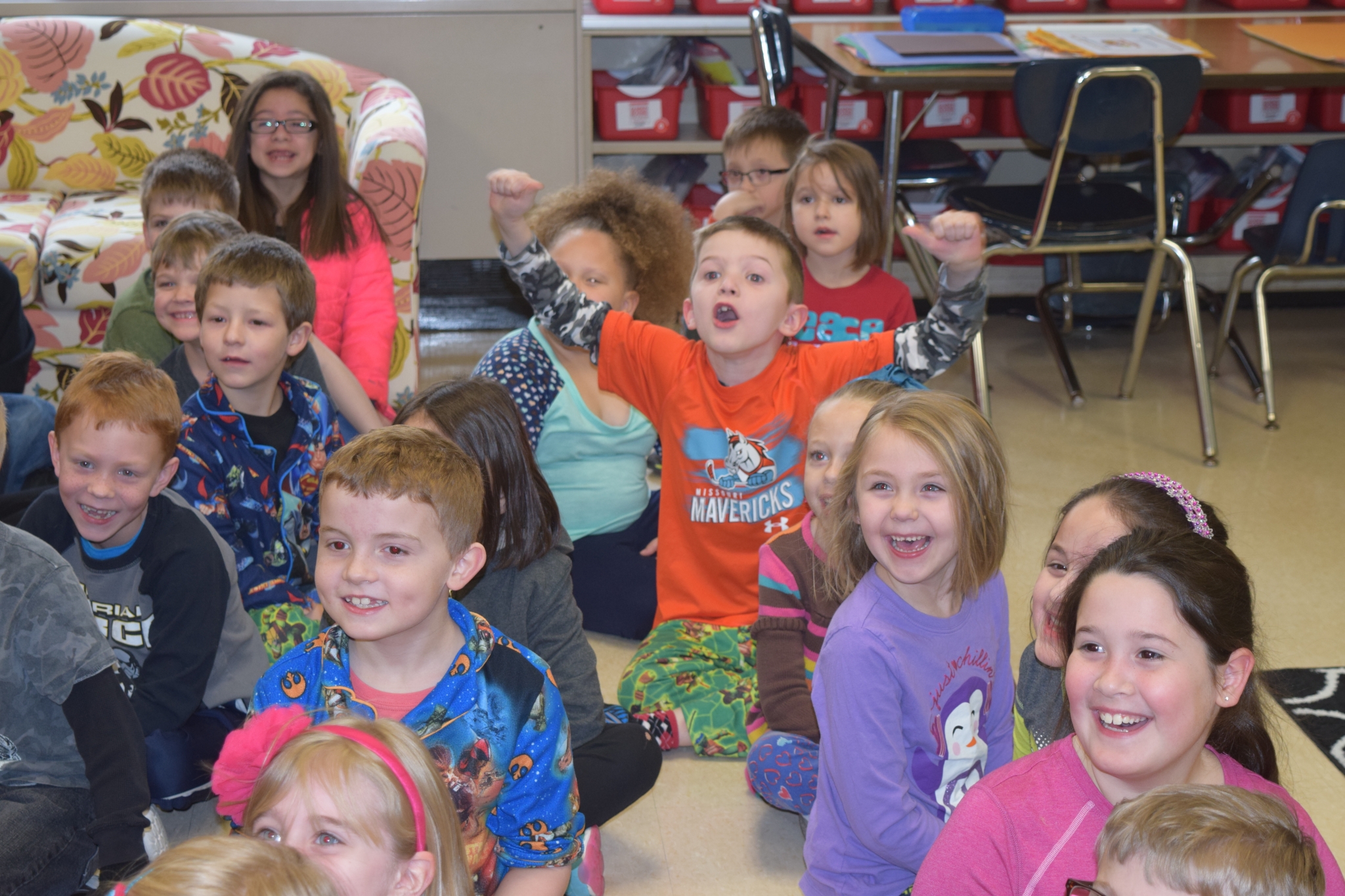 Missouri Mavericks Players and Owner Lamar Hunt, Jr. Read Across America  with ISD Students